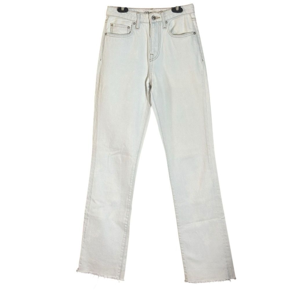 Zara High-Waisted Light‎ Wash Artic Bleached Jeans Size 2 📦